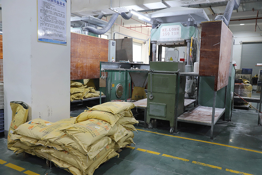 99.8% Purity Melamine Moulding Powder 25kg/Bag For Furniture
