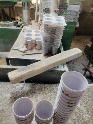 25kgs/Bag Urea Formaldehyde Resin Powder Industrial Grade For Melamine Tablewave