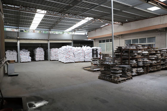 Food Grade Tripolycyanamide Melamine Moulding Powder For Dinnerware 1.573g/m3